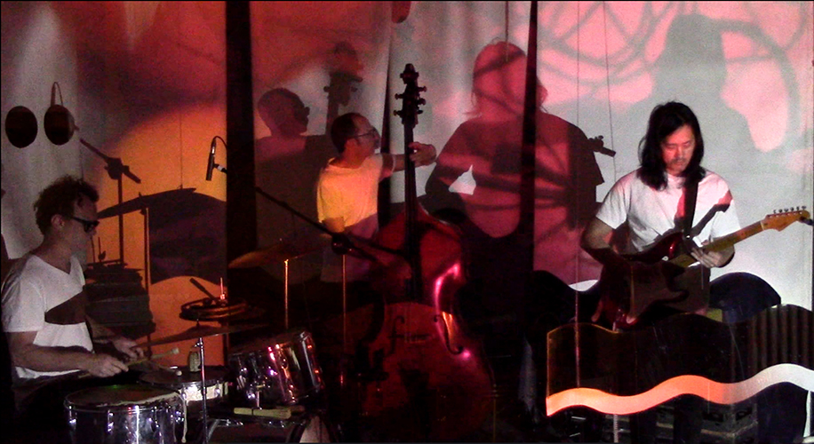 Mareike Lee + Marc Sabat, HANDS to MOUTHS, video installation