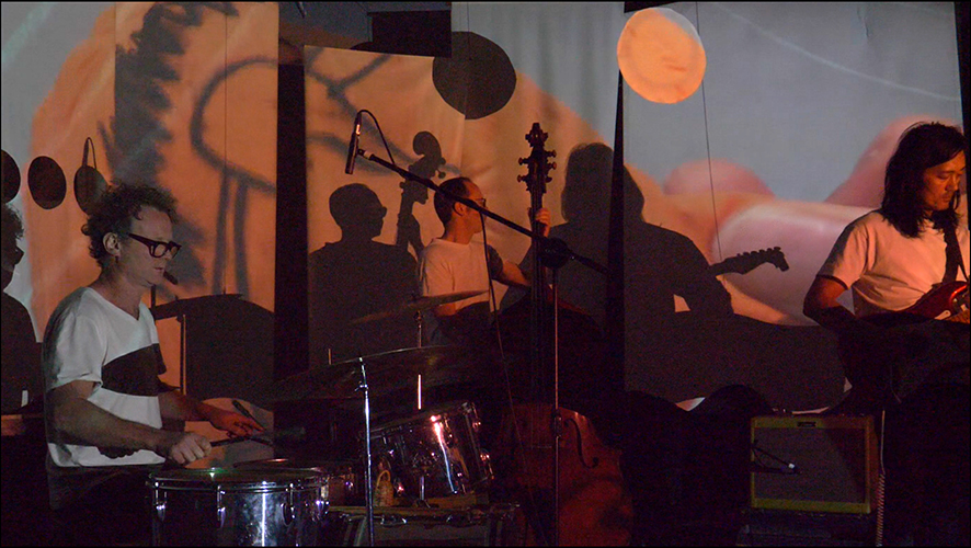 Mareike Lee + Marc Sabat, HANDS to MOUTHS, video installation